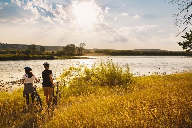 Unwind and Enjoy: Life is Better at the Lake with Family