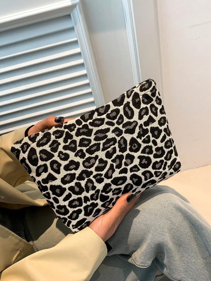 Trendy Leopard Cosmetic Bag – Perfect for Travel and Storage