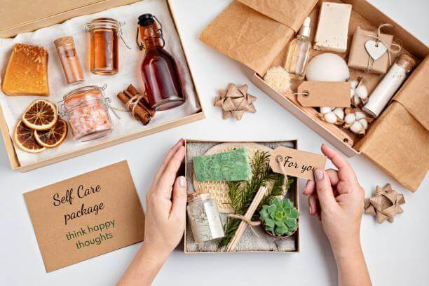 Essential Guide to Cosmetic Packaging for Small Businesses: Materials & Tips