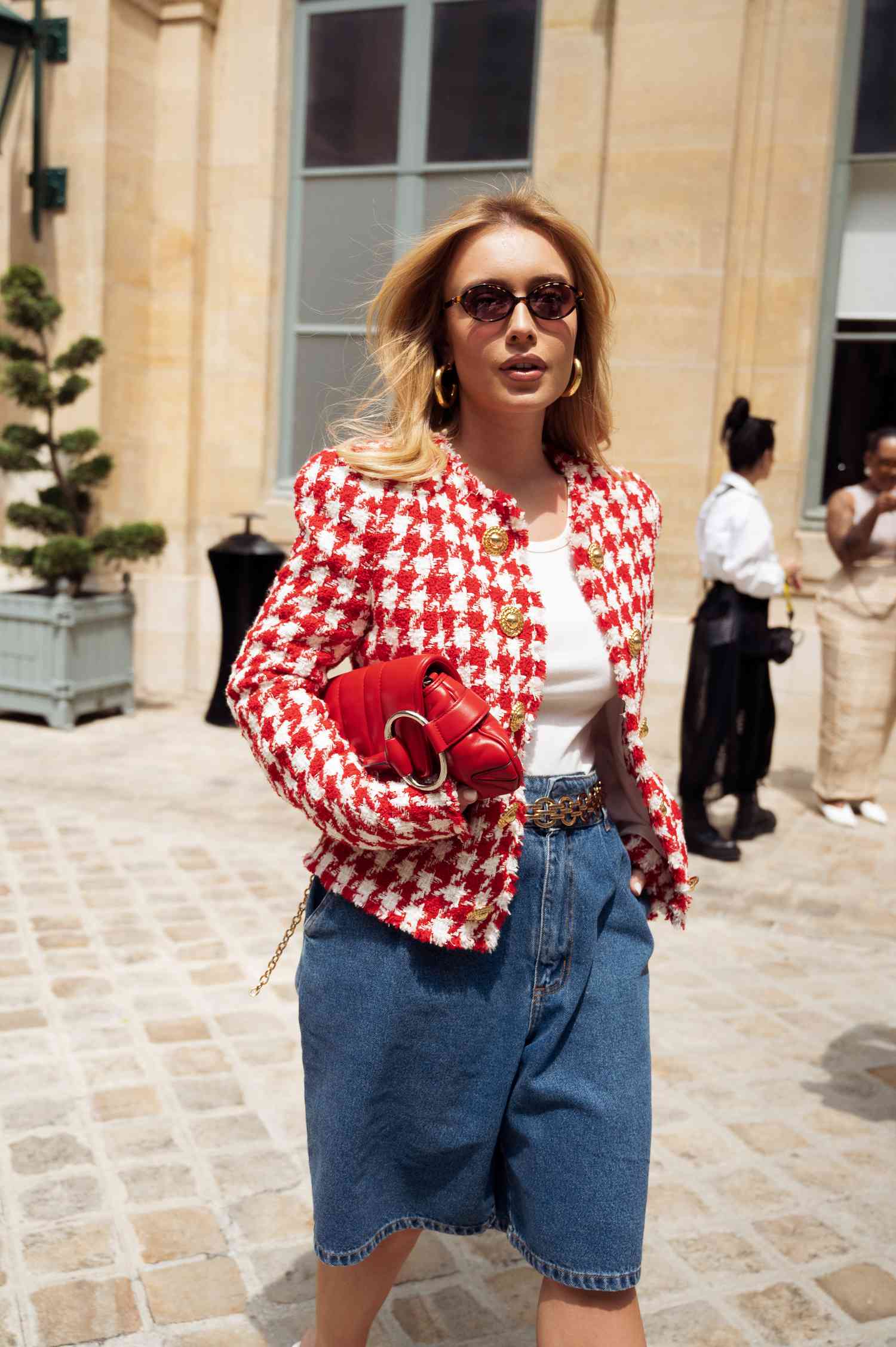 Top Picks for Jeans in Short: Fashionable Styles for Every Occasion
