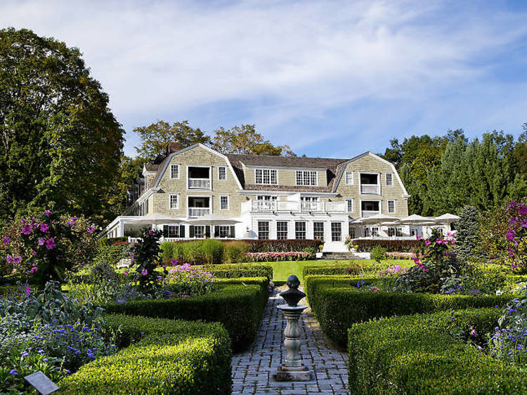 Romantic Getaways in CT: Top Hotels, Inns, and Resorts for Couples