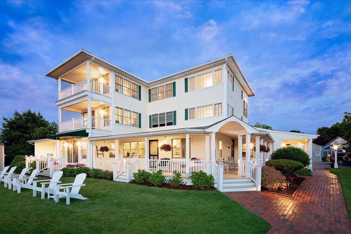 Romantic Getaways in CT: Top Hotels, Inns, and Resorts for Couples