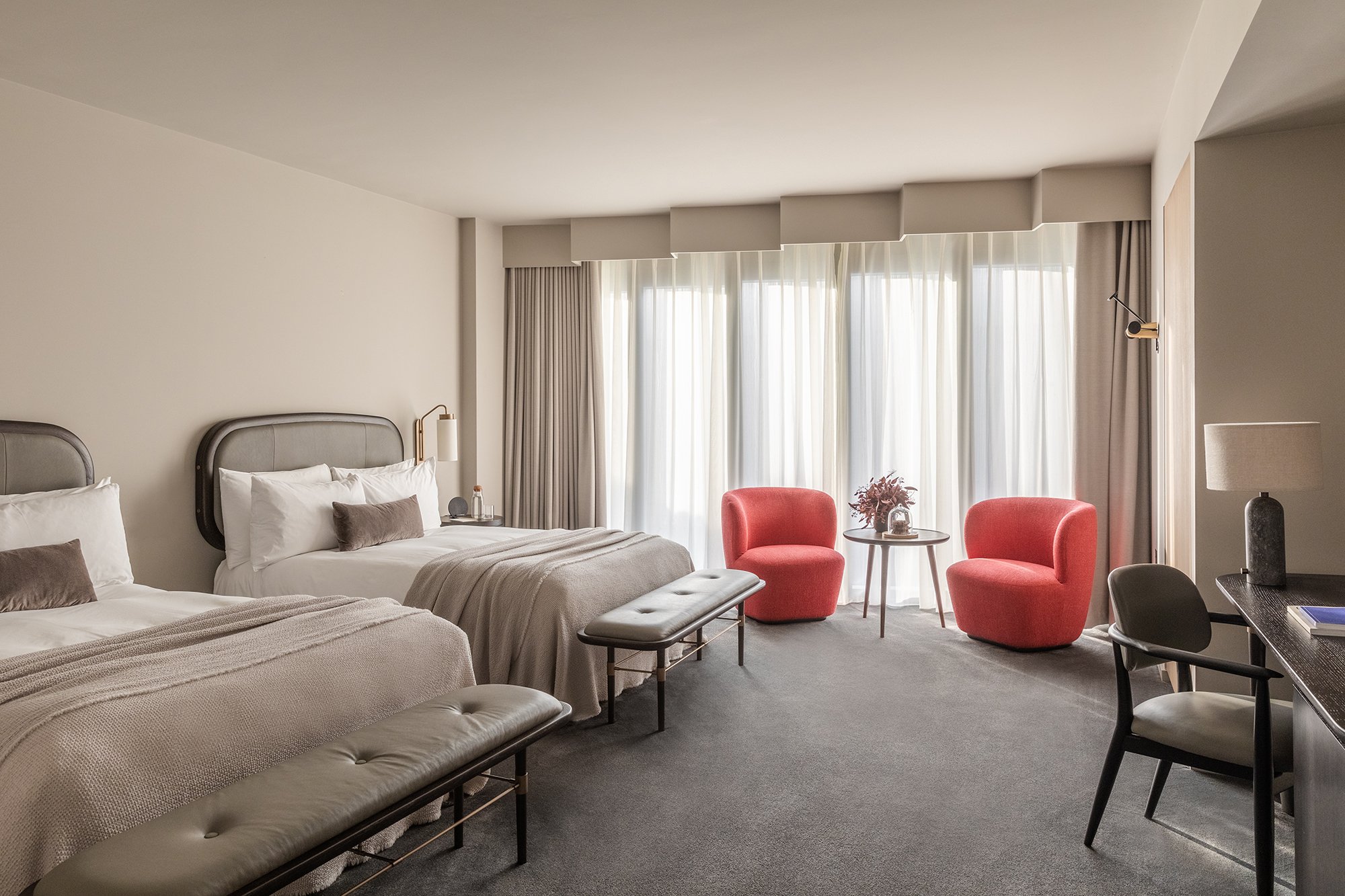 Top Hotels in London with Two Queen Beds for Families and Groups