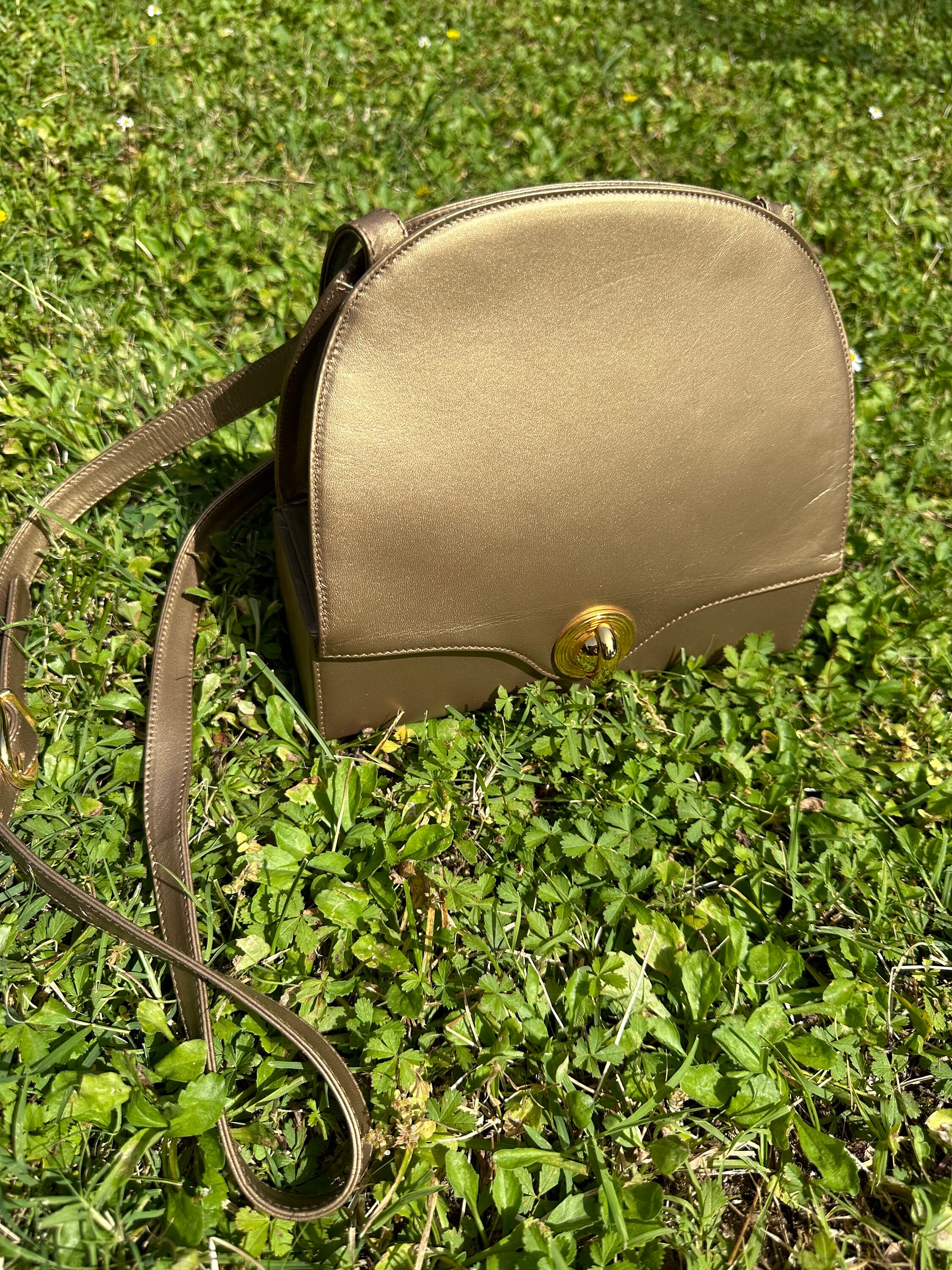 Shop Luxury Charles Jourdan Handbags – Vintage & Contemporary Styles