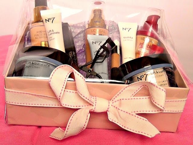 How to Wrap Cosmetics as a Gift: Cute and Creative Packaging Tips for Beauty Lovers