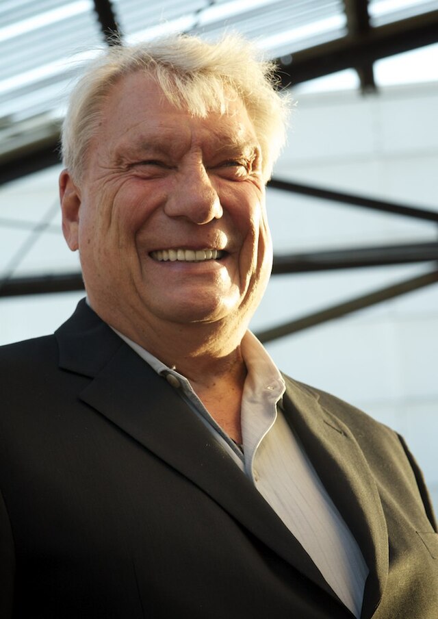 Exploring the Career of Don Nelson at Wells Fargo Bank