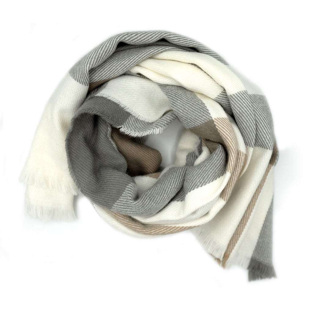Blanket Scarf Travel: Stay Warm and Stylish (Heres the Ultimate Guide to Packing Light)
