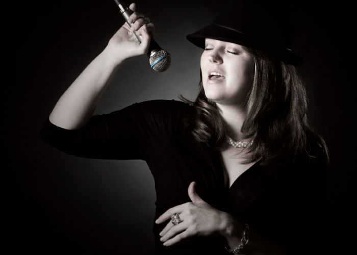 Best Karaoke Songs for Low Female Voices: Top Picks for a Fun Night!