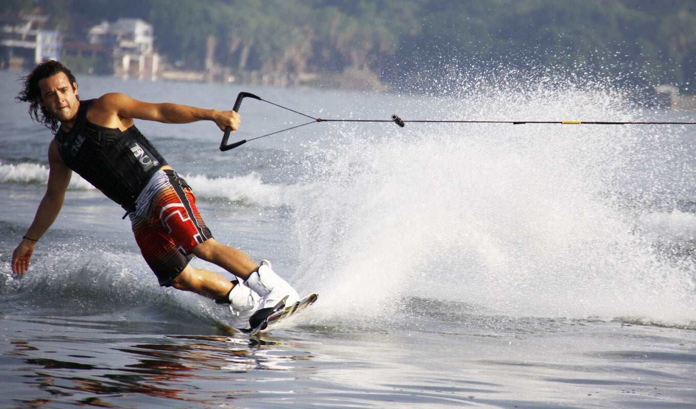 Choosing Wakeboard Life Jackets: Comfort, Safety, and Style Tips!