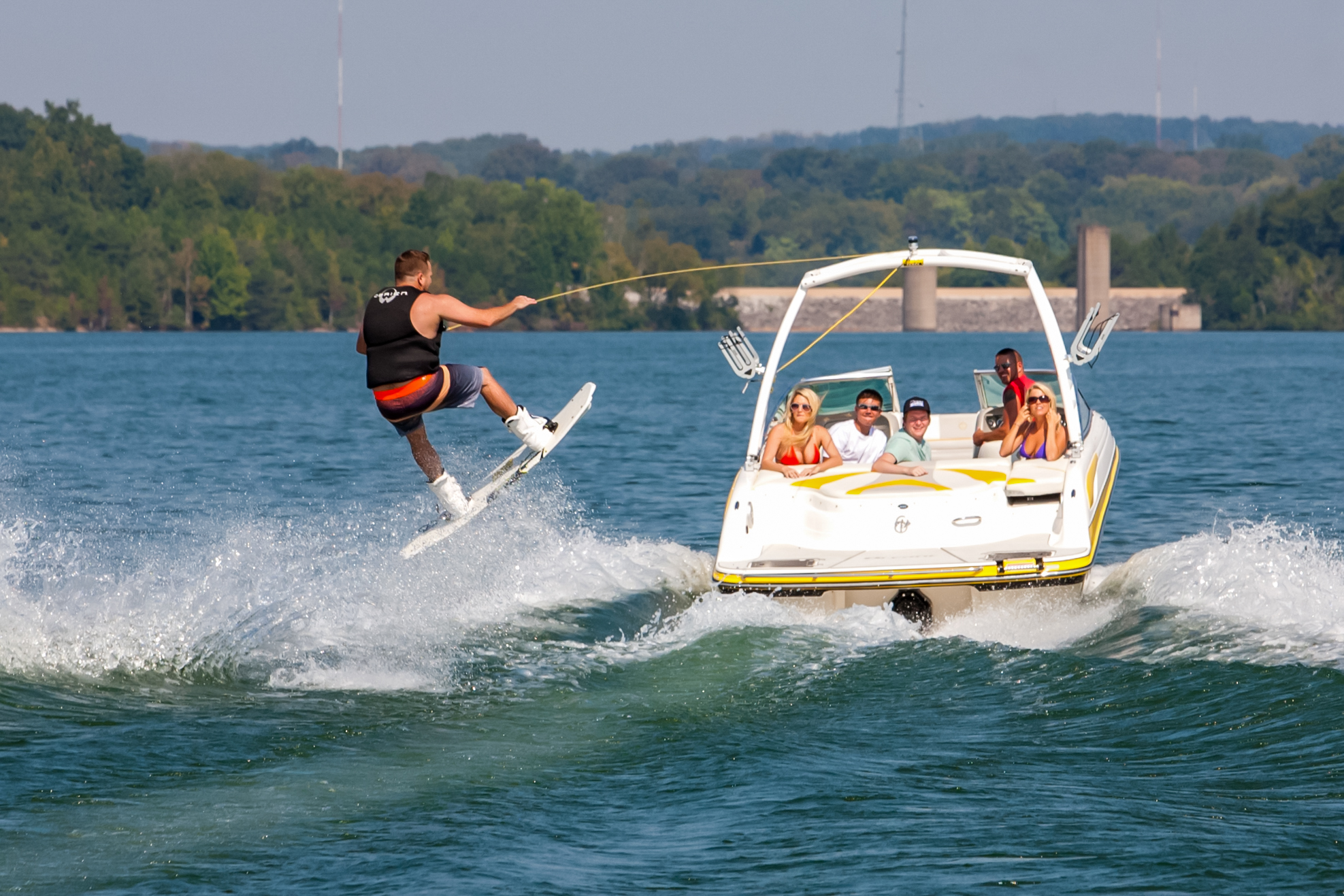 Choosing Wakeboard Life Jackets: Comfort, Safety, and Style Tips!